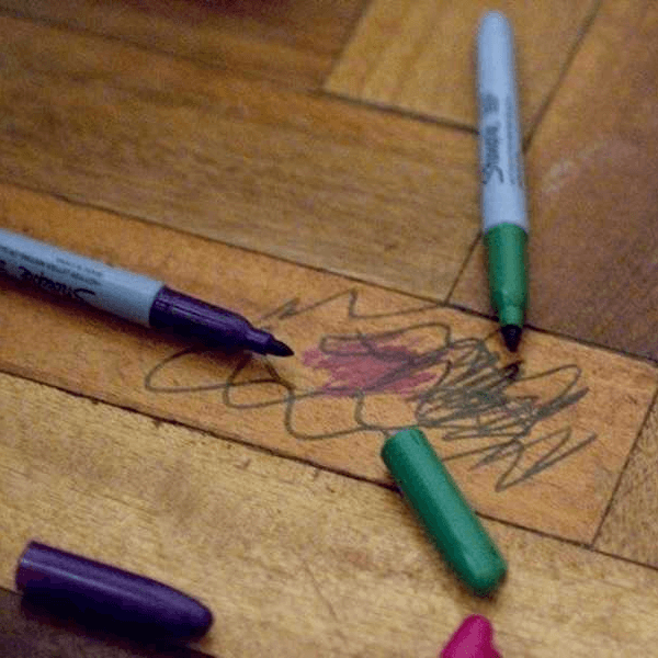 Masadaki Kalem Lekeleri Nasıl Çıkar? : Kapak Görseli